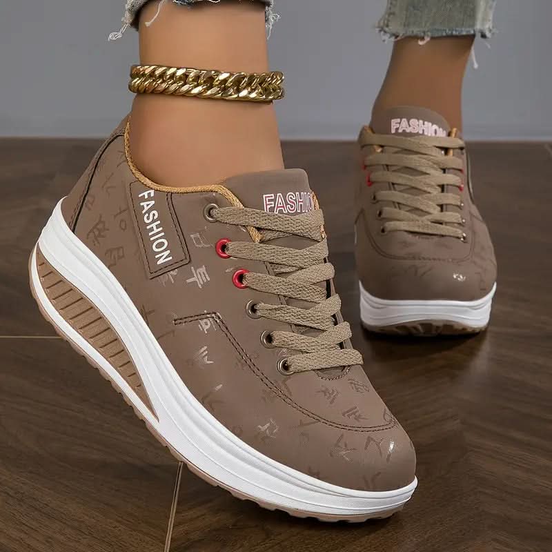 CHLOE LACE-UP SNEAKERS