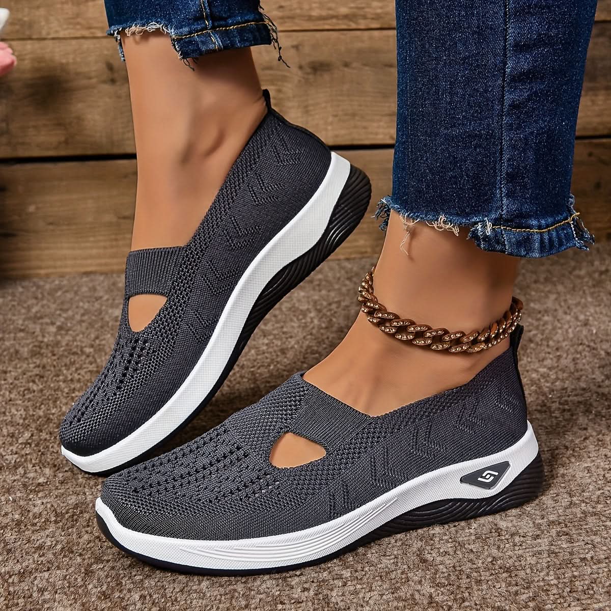ELARA COMFORT SNEAKER